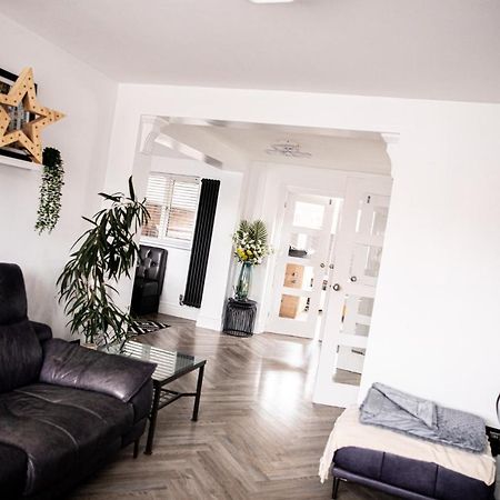 Inviting 3-Bed House In Manchester Ngoại thất bức ảnh